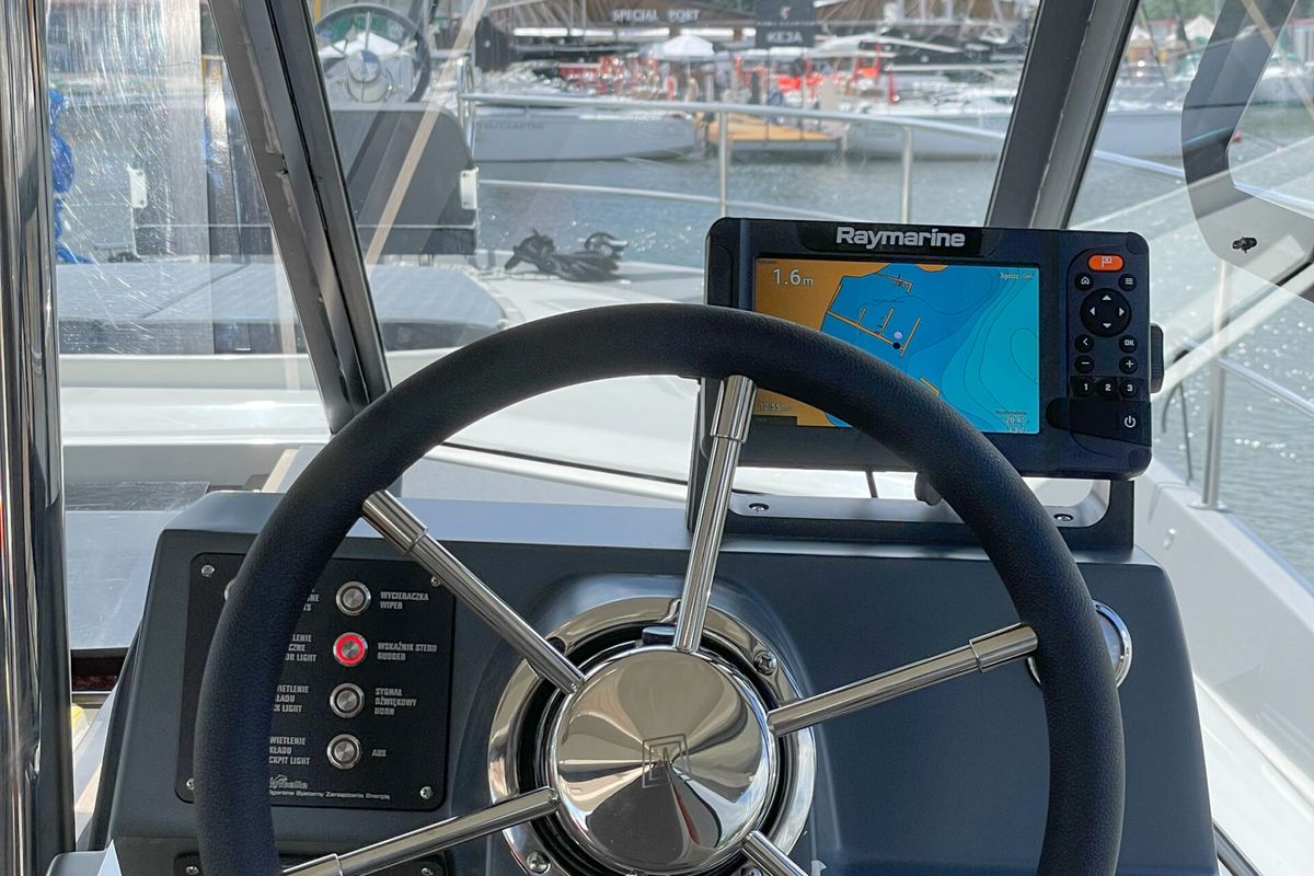 Cockpit of Nautika 1300 Royal, a Delphia Yachts Nautika 1300  motorboat at Wilkasy, Poland
