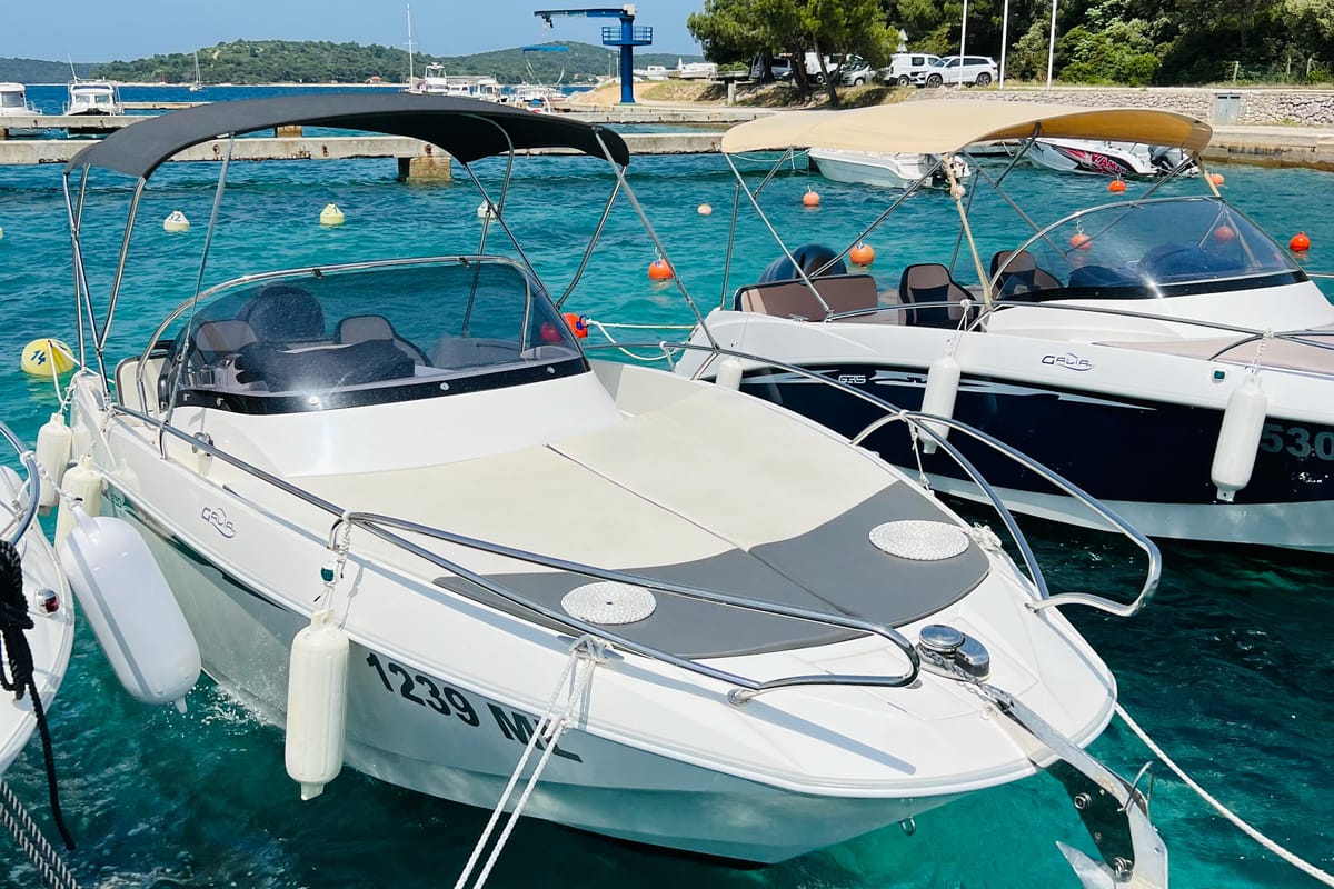Exterior view of 1239ML, a Galeon Galia 630 motorboat at Mali Lošinj, Croatia