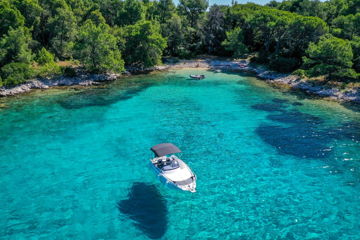 Exterior view of 1239ML, a Galeon Galia 630 motorboat at Mali Lošinj, Croatia