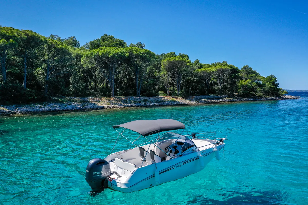 Exterior view of 1239ML, a Galeon Galia 630 motorboat at Mali Lošinj, Croatia