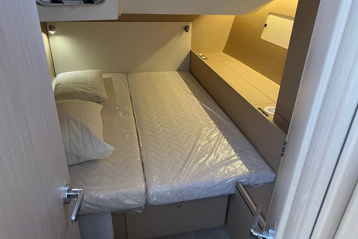Cabin on Libery, a Beneteau Oceanis 51.1 sailboat at Capo d'Orlando, Italy