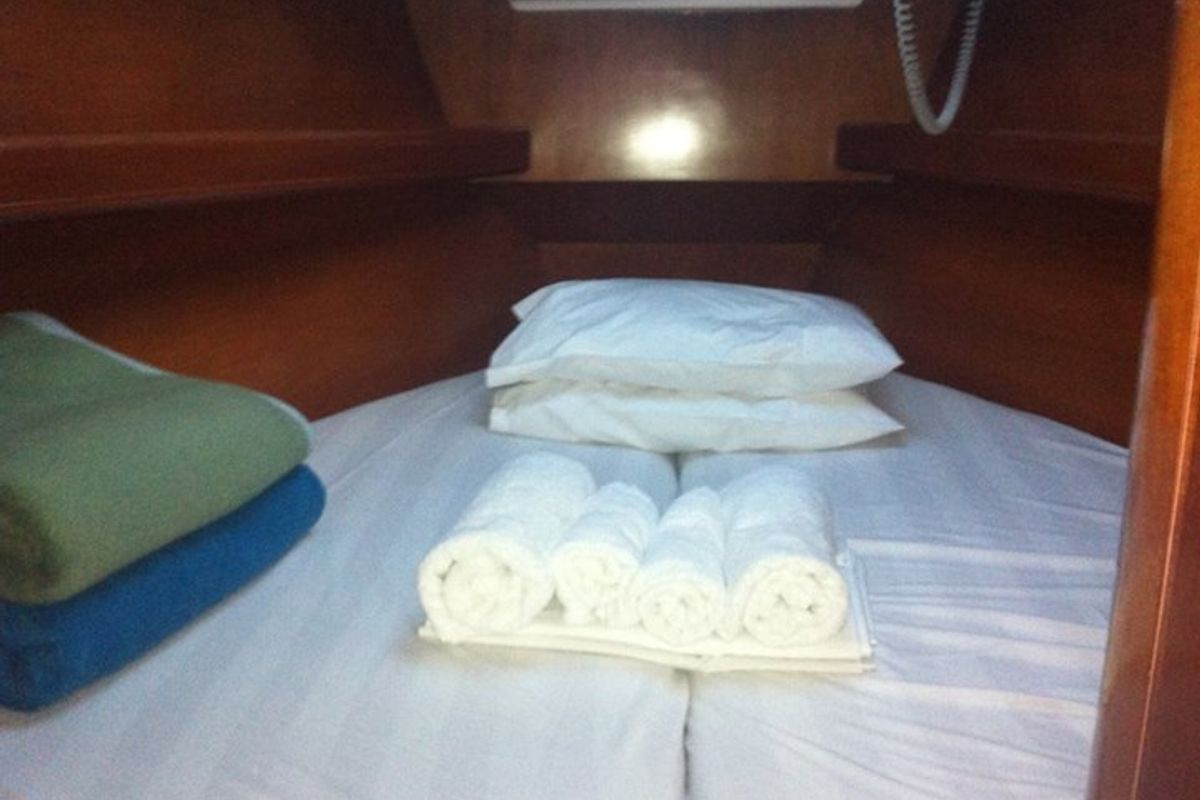 Cabin on Artemis, a Beneteau Oceanis 411 sailboat at Athens, Greece
