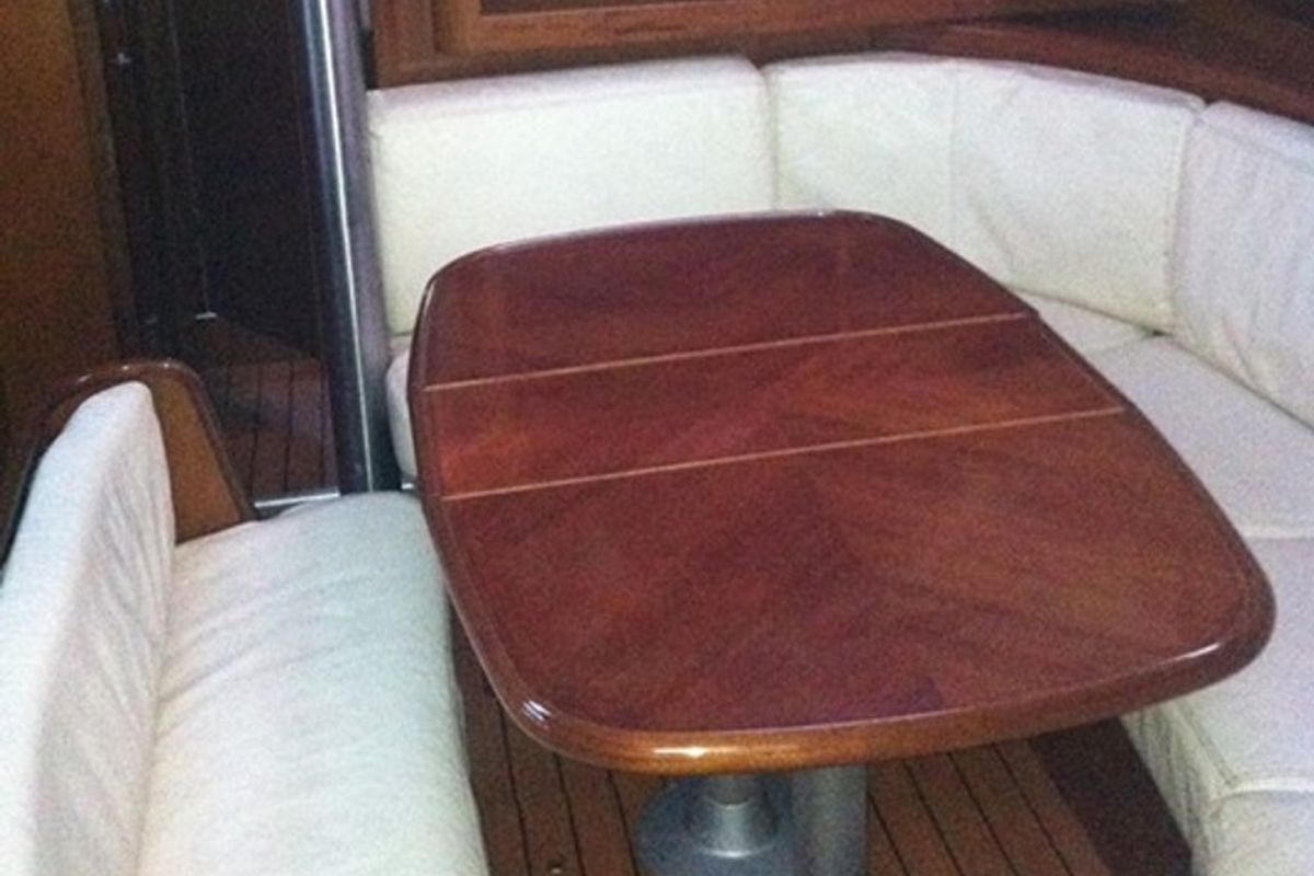 Salon of Artemis, a Beneteau Oceanis 411 sailboat at Athens, Greece