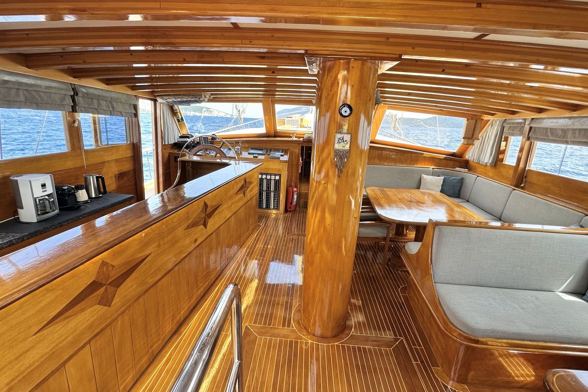 Salon of Parss, a Custom Made Parss yacht at Bodrum, Turkey