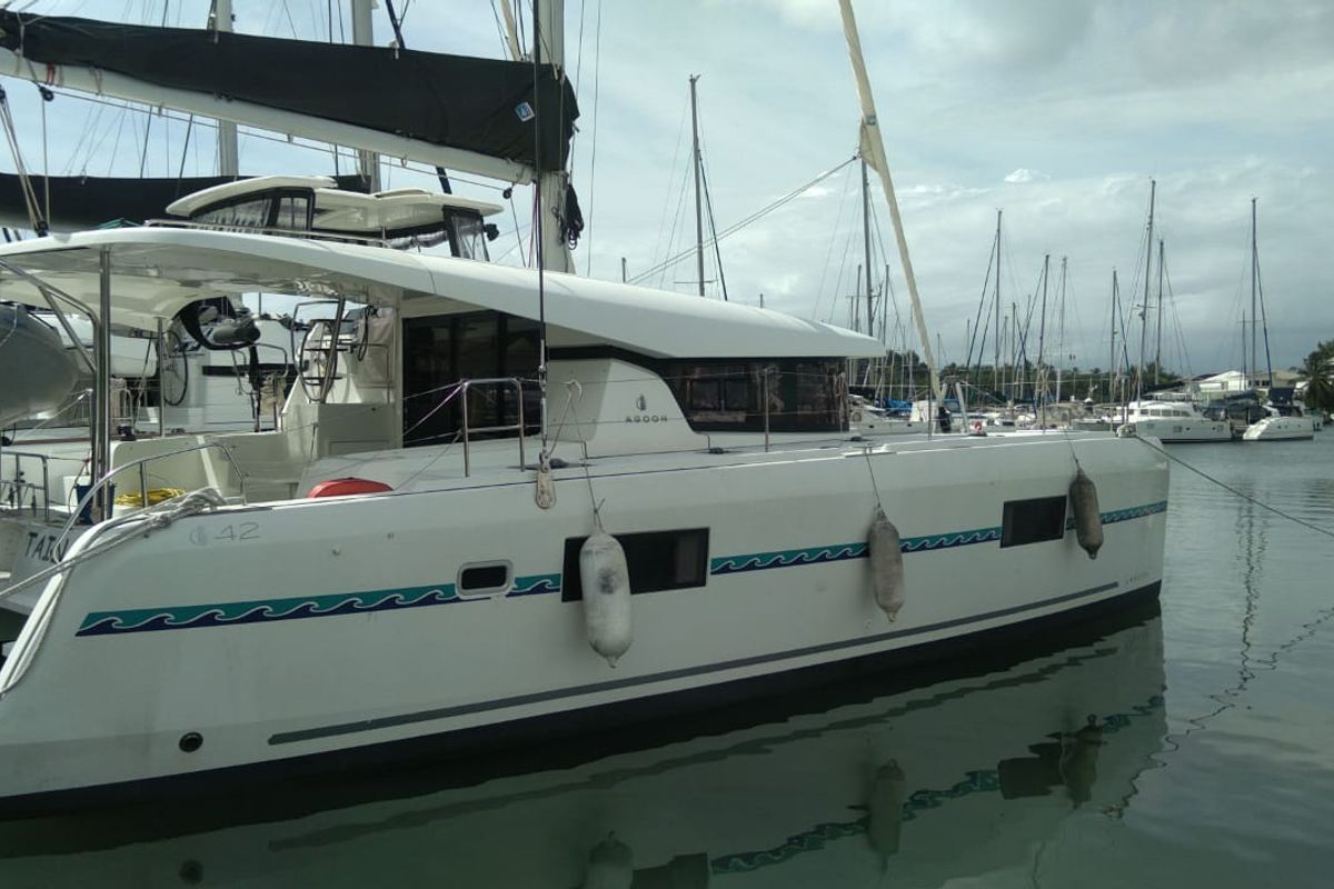 Cabin on Taina, a Lagoon 42 catamaran at Le Gosier, France