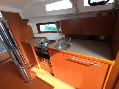 Galley of Abeona, a Beneteau Oceanis 35.1 sailboat at Općina Medulin, Croatia