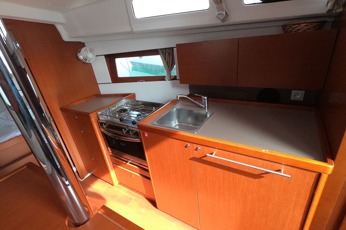 Galley of Abeona, a Beneteau Oceanis 35.1 sailboat at Općina Medulin, Croatia
