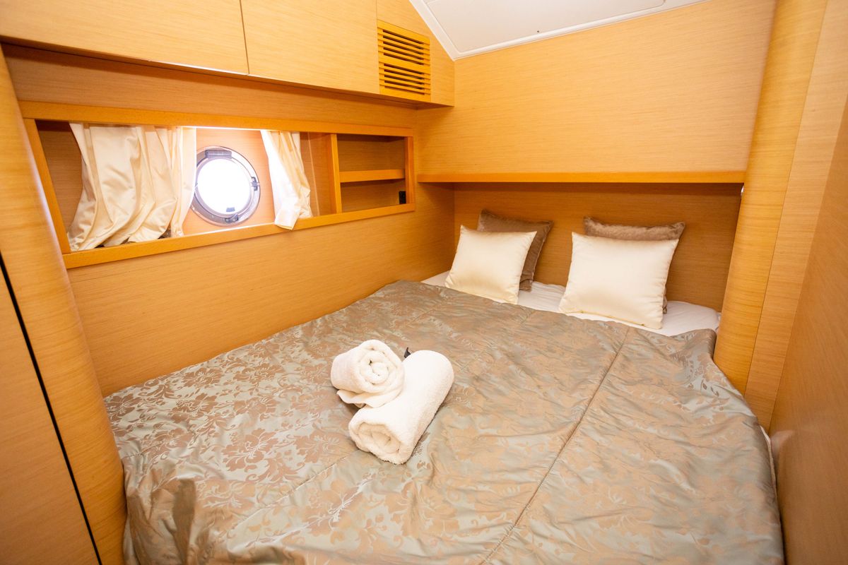 Cabin on Lamona, a Beneteau Monte Carlo 47 Fly yacht at Općina Sukošan, Croatia
