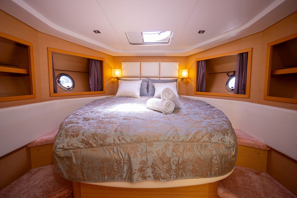 Cabin on Lamona, a Beneteau Monte Carlo 47 Fly yacht at Općina Sukošan, Croatia