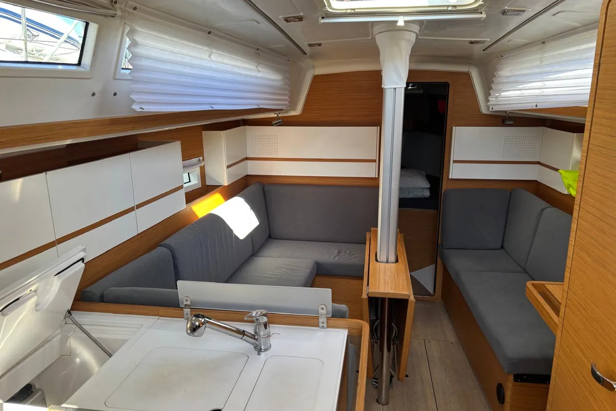 Salon of Bella Mia, a Elan E4 sailboat at Grad Pula, Croatia