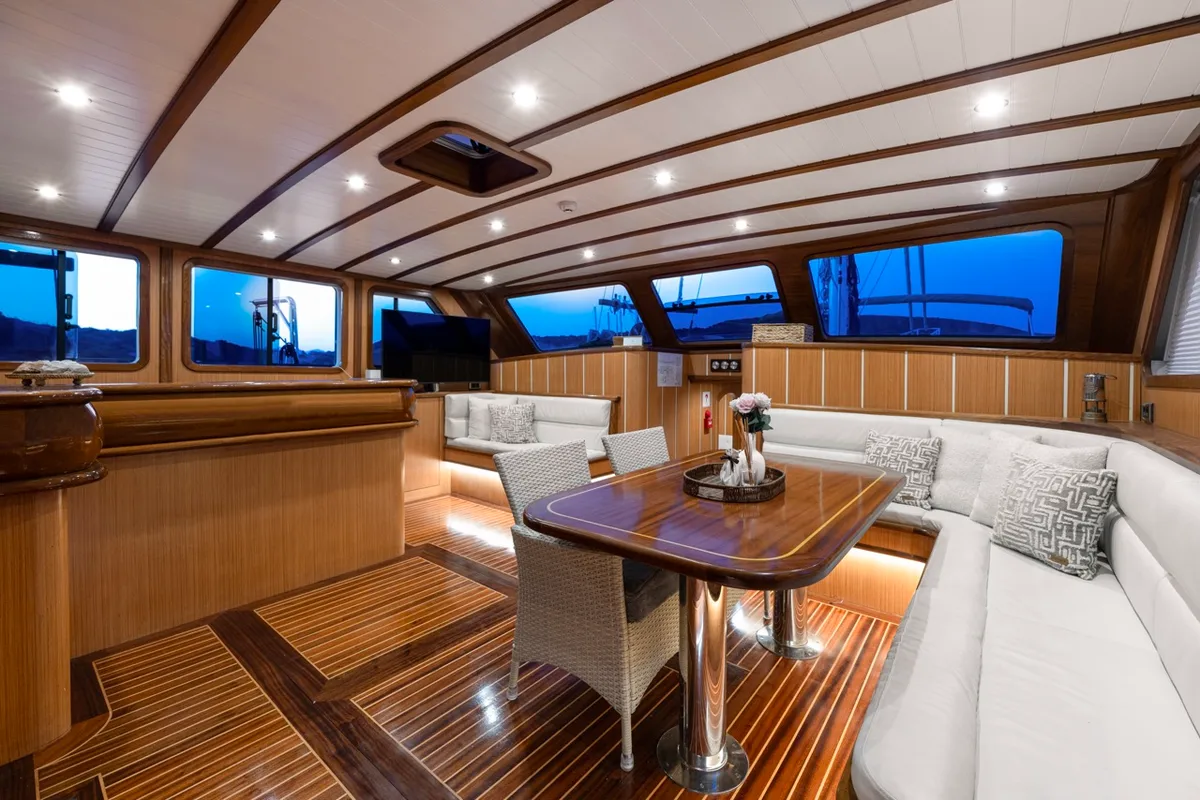 Salon of Gozdem The One, a Gulet Custom built 183 yacht at Bodrum, Turkey