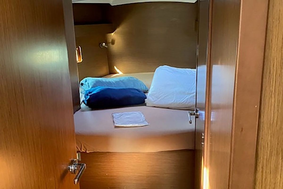 Cabin on JEAN BART III, a Beneteau Oceanis 40.1 sailboat at La Favière, France