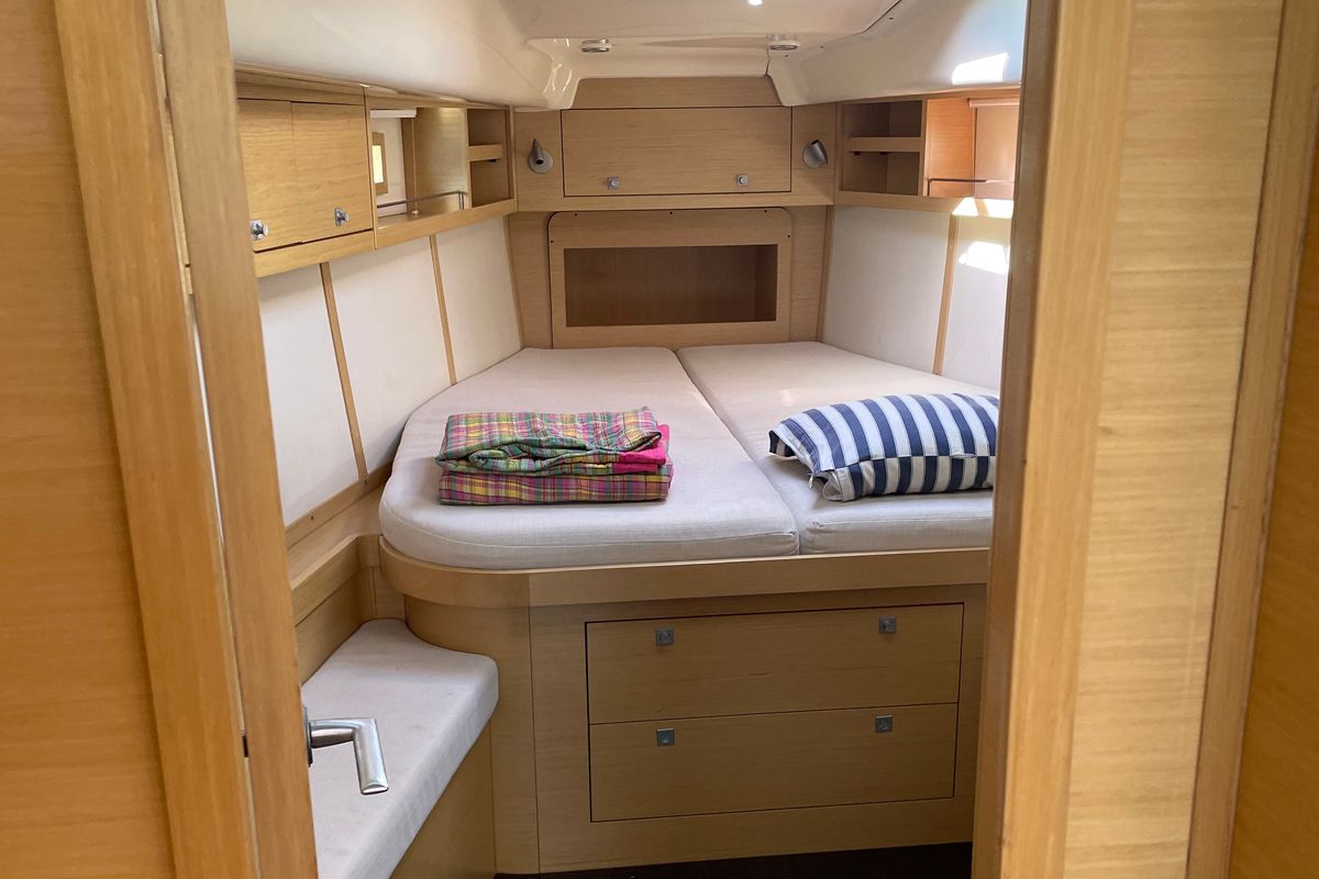 Cabin on Carolina, a Elan 450 sailboat at Rodi Garganico, Italy