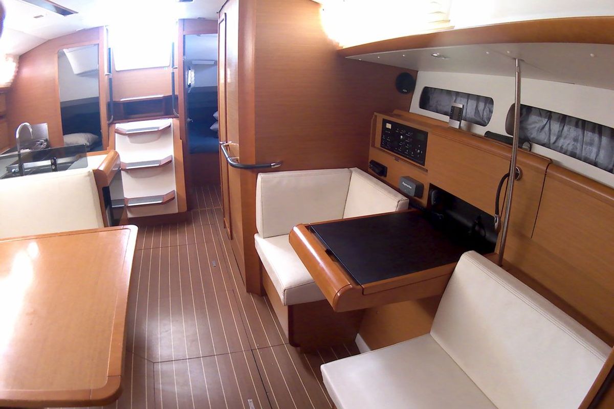 Salon of Traveller, a Jeanneau Sun Odyssey 409 sailboat at Kontokali, Greece