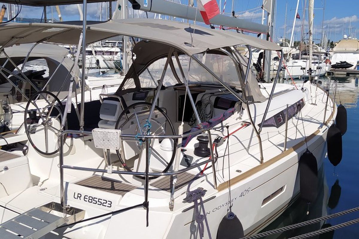 Exterior view of Traveller, a Jeanneau Sun Odyssey 409 sailboat at Kontokali, Greece