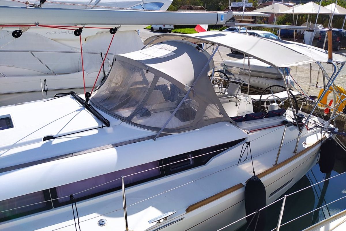 Exterior view of Traveller, a Jeanneau Sun Odyssey 409 sailboat at Kontokali, Greece