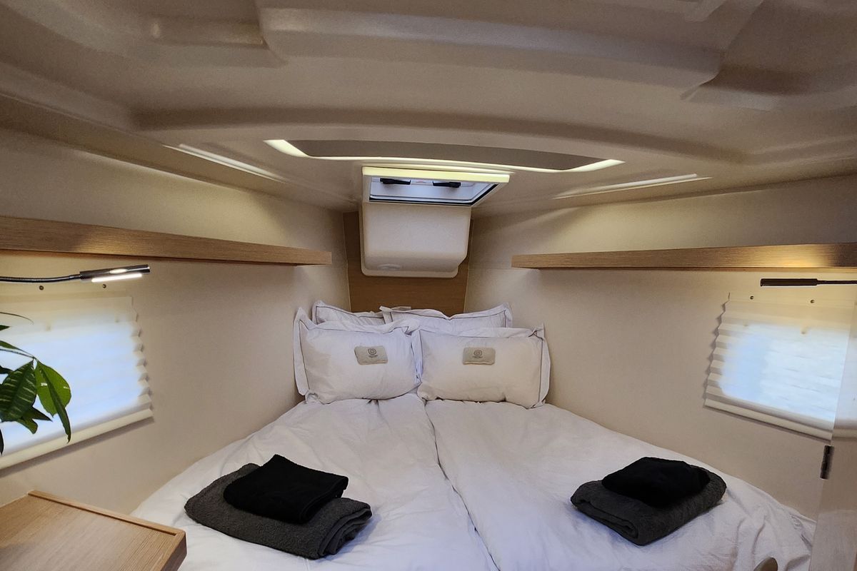 Cabin on Dolce Vita, a Hanse Yachts Hanse 418 sailboat at Municipal Unit of Apollonioi, Greece