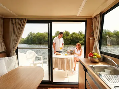 Cruiser Comfort 2/4 Pers., a Nicols Nicols Sedan Primo motorboat at Sucé-sur-Erdre, France