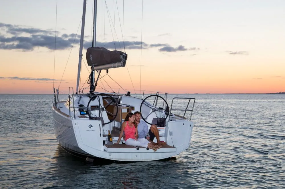 Exterior view of Horizonte, a Jeanneau Sun Odyssey 349 sailboat at Dénia, Spain