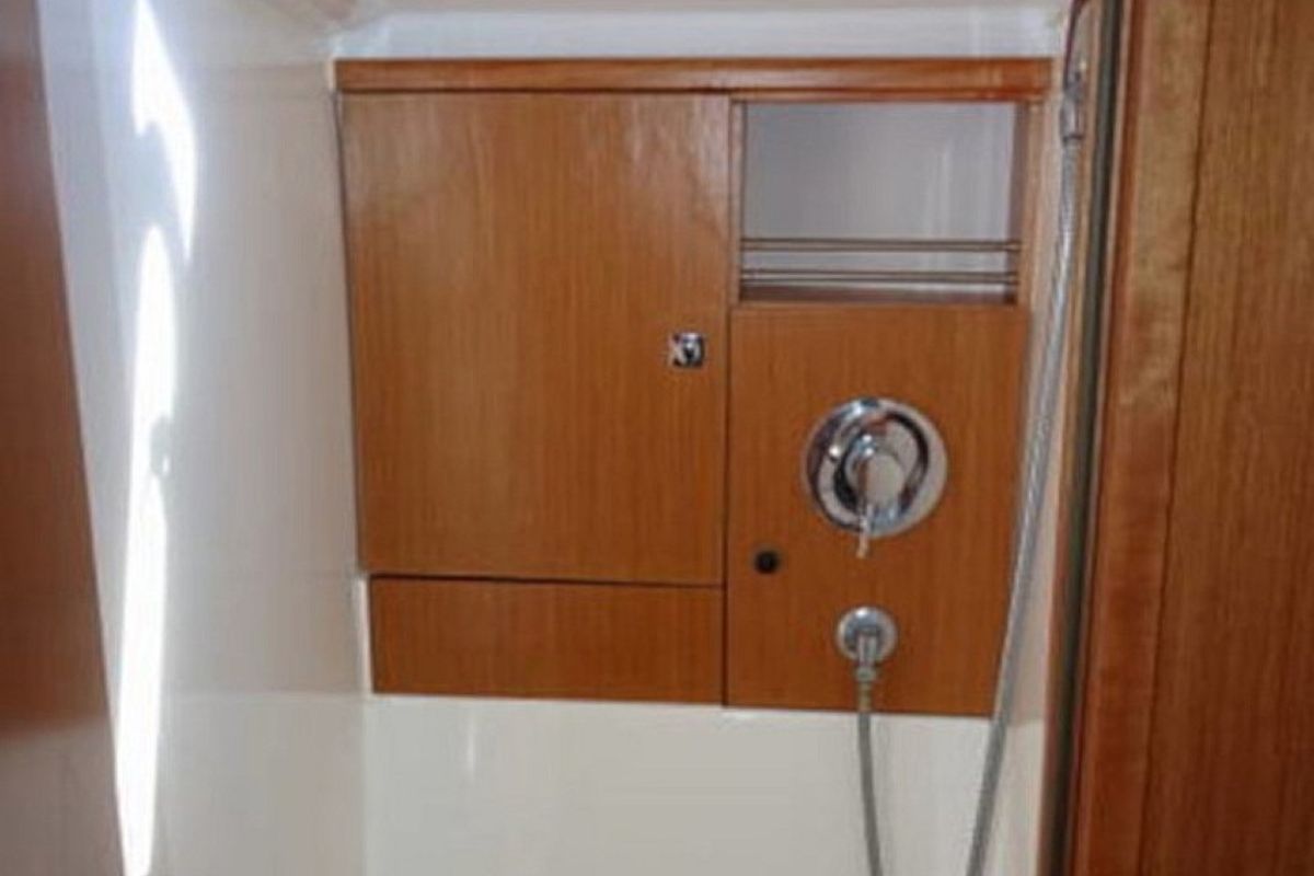 Head on Rea (Refit 2022), a Bavaria 46 Cruiser sailboat at Municipal Unit of Lefkada, Greece