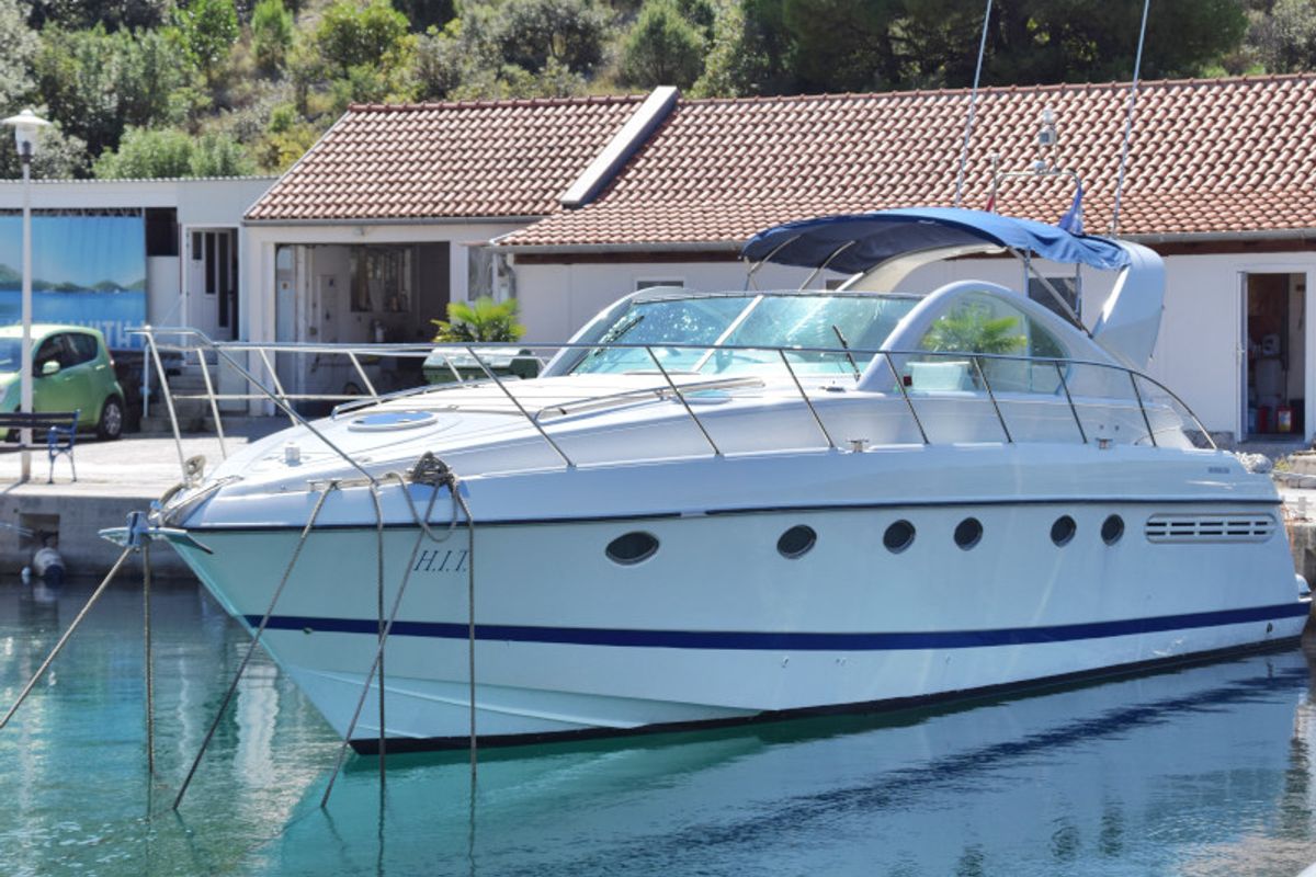 Exterior view of H.I.T., a Fairline Boats Fairlane Targa 48 motorboat at Primošten, Croatia