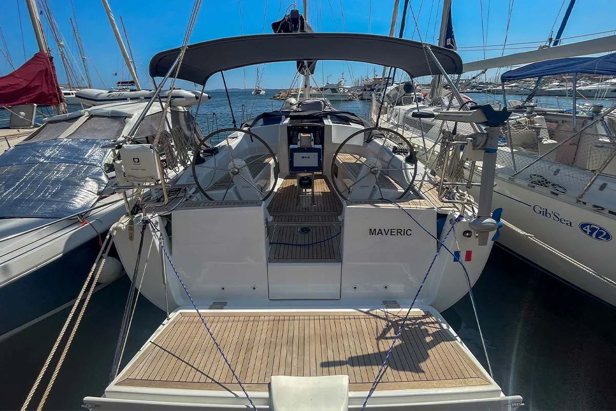 Exterior view of Maveric, a Hanse Yachts Hanse 348 sailboat at Hyères, France