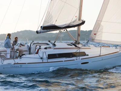 Exterior view of Sunsail 31 Classic, a Beneteau Oceanis 311 sailboat at Procida, Italy