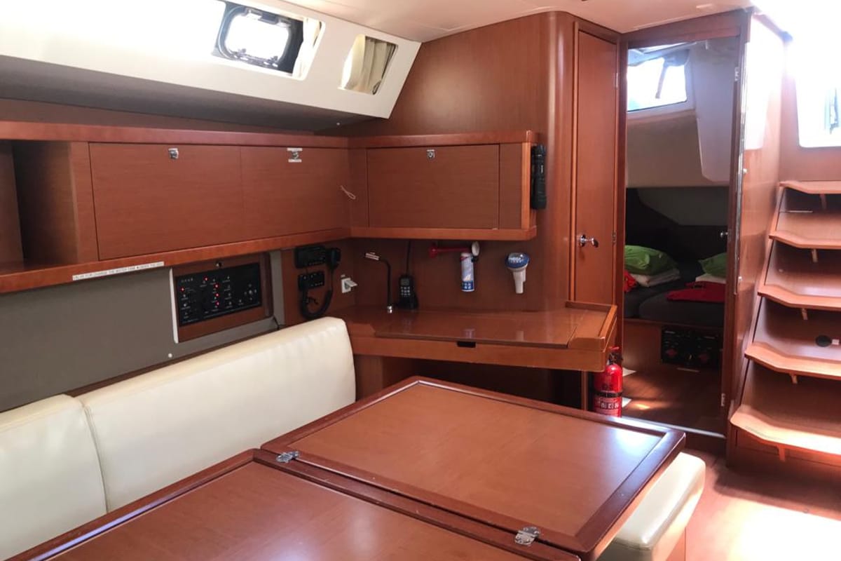 Salon of Alboran Gin Fizz, a Beneteau Oceanis 45 sailboat at es Jonquet, Spain