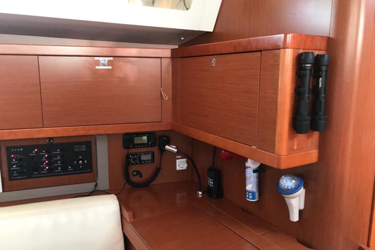 Salon of Alboran Gin Fizz, a Beneteau Oceanis 45 sailboat at es Jonquet, Spain