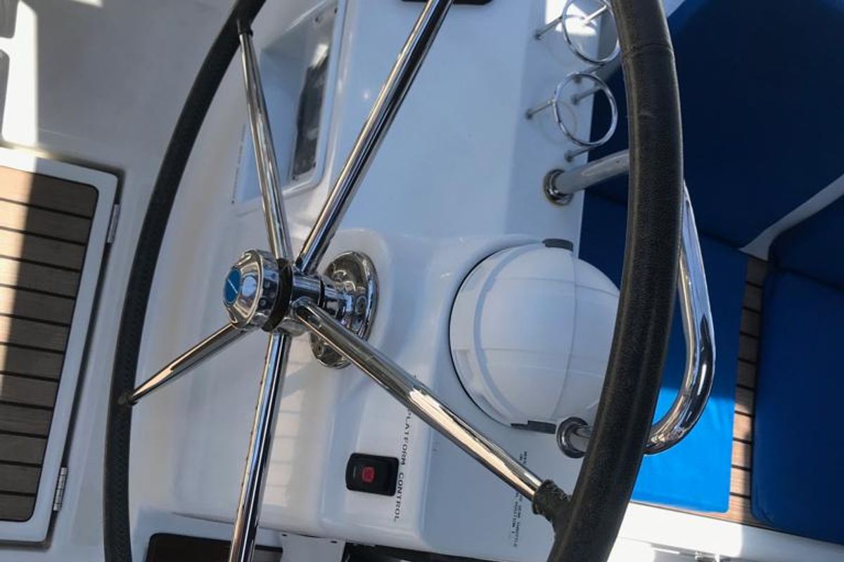 Head on Alboran Gin Fizz, a Beneteau Oceanis 45 sailboat at es Jonquet, Spain