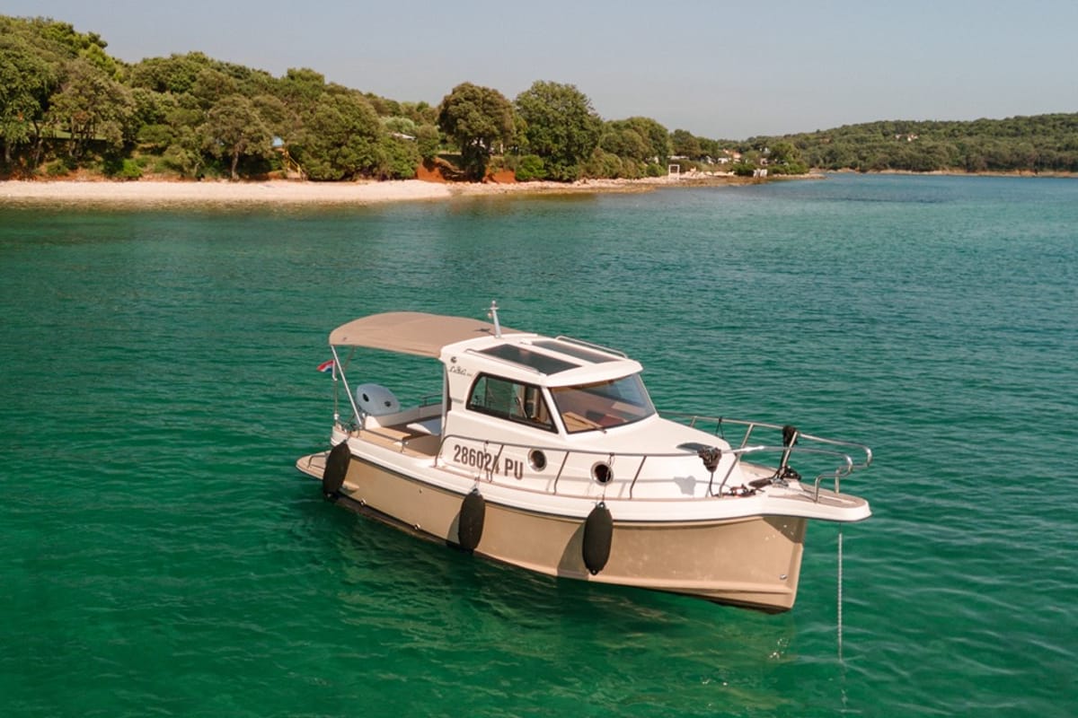 Exterior view of Bonaca, a Leidi 660 motorboat at Grad Pula, Croatia