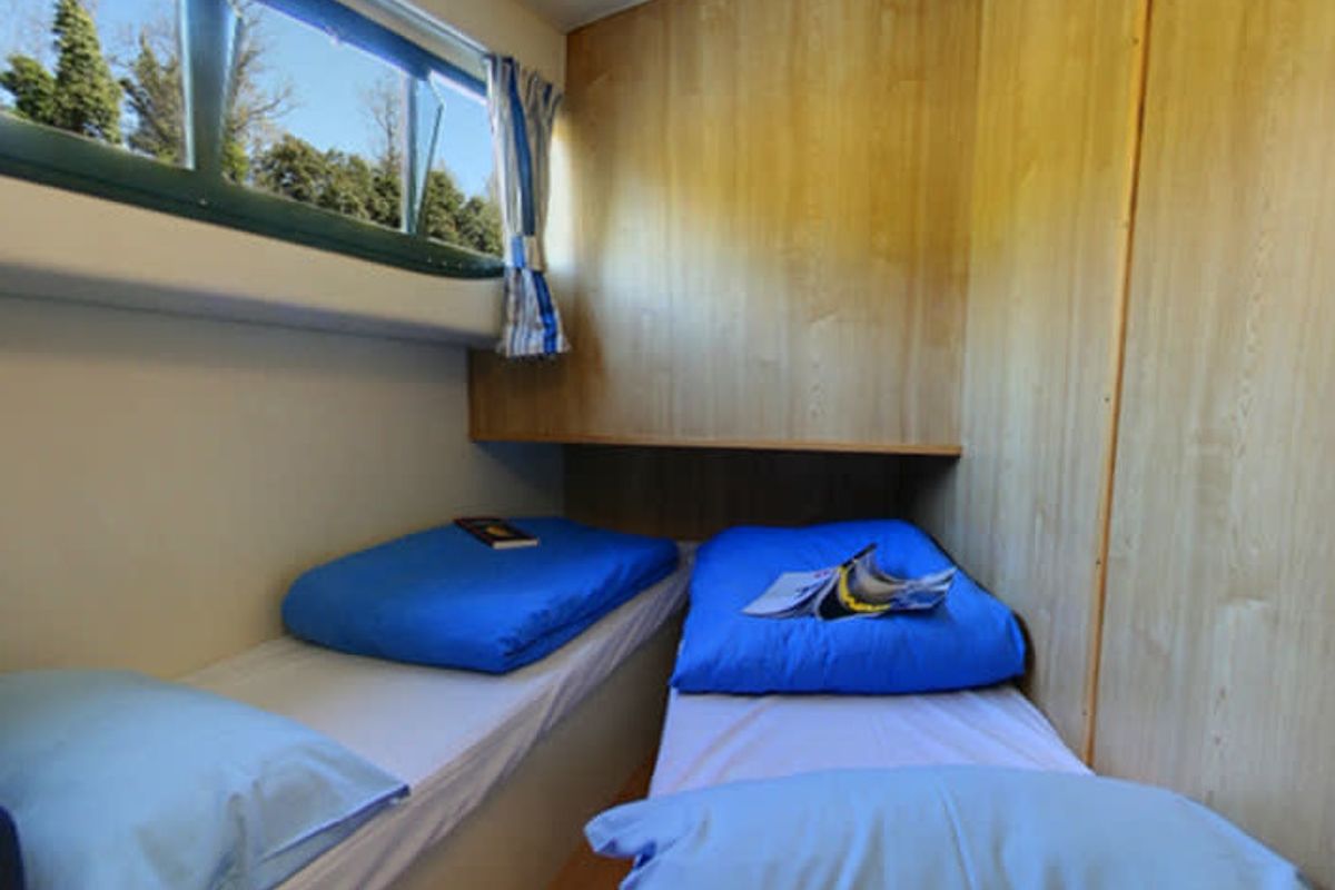 Cabin on Elegance - Comfort 12, a Cygnet Elegance motorboat at Rheinsberg, Germany