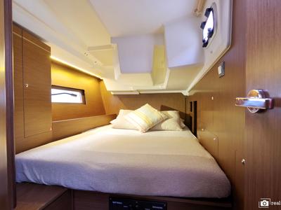 Cabin on Luna, a Beneteau Oceanis 46.1 sailboat at Puntone di Scarlino, Italy