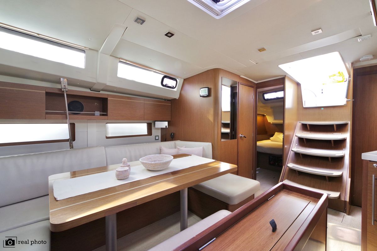 Salon of Luna, a Beneteau Oceanis 46.1 sailboat at Puntone di Scarlino, Italy