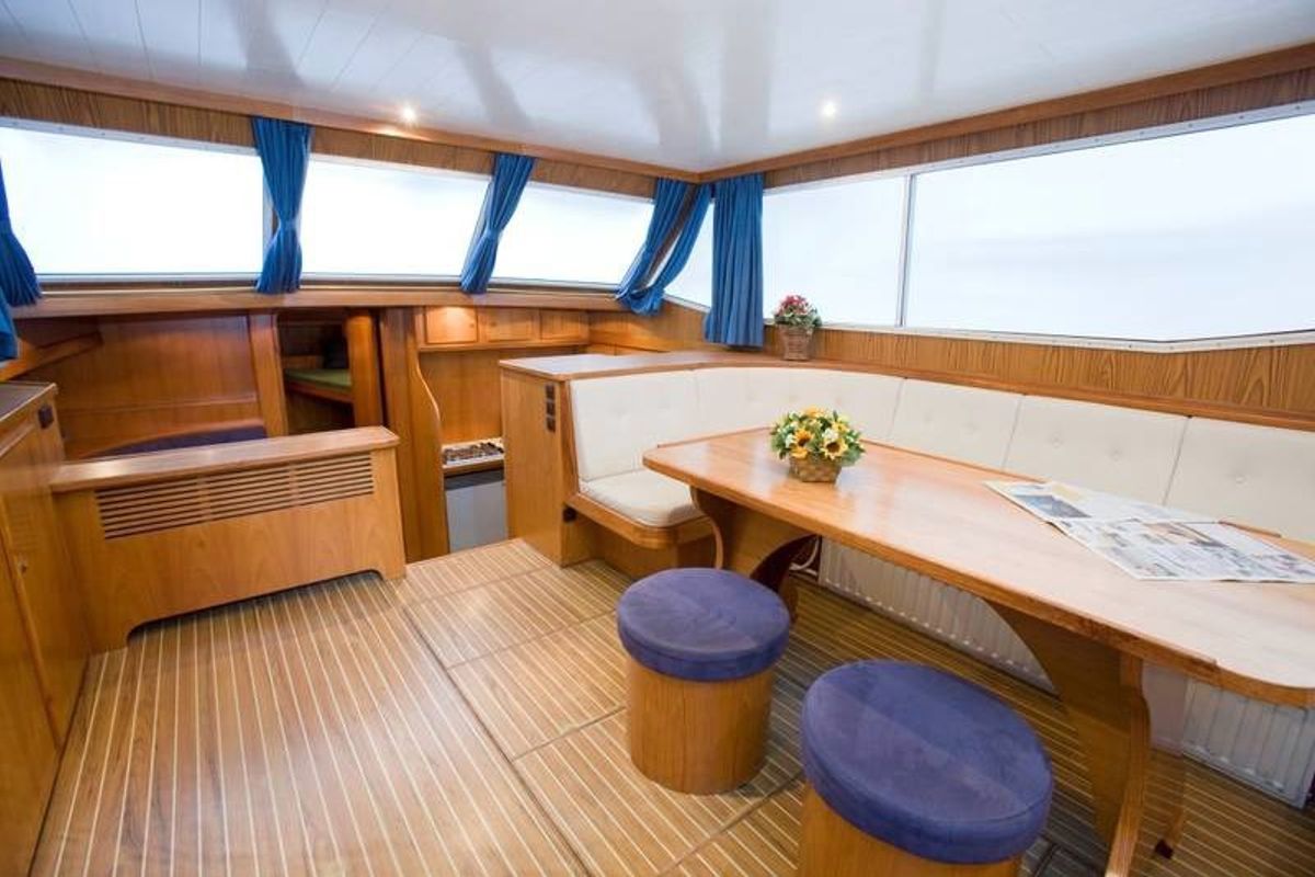 Salon of Drait 22, a De Drait Renal 50 motorboat at Drachten, Netherlands