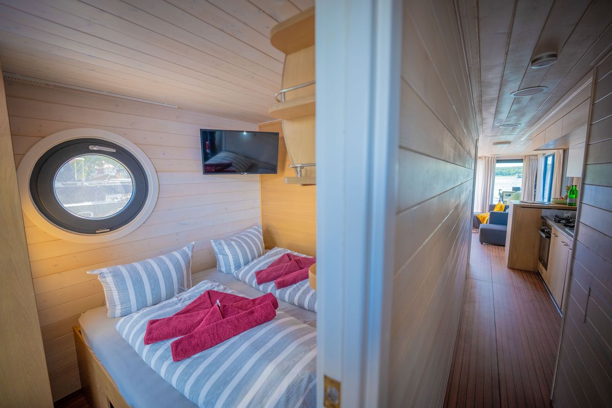 Cabin on Juno, a Woma D13 motorboat at Fürstenberg/Havel, Germany