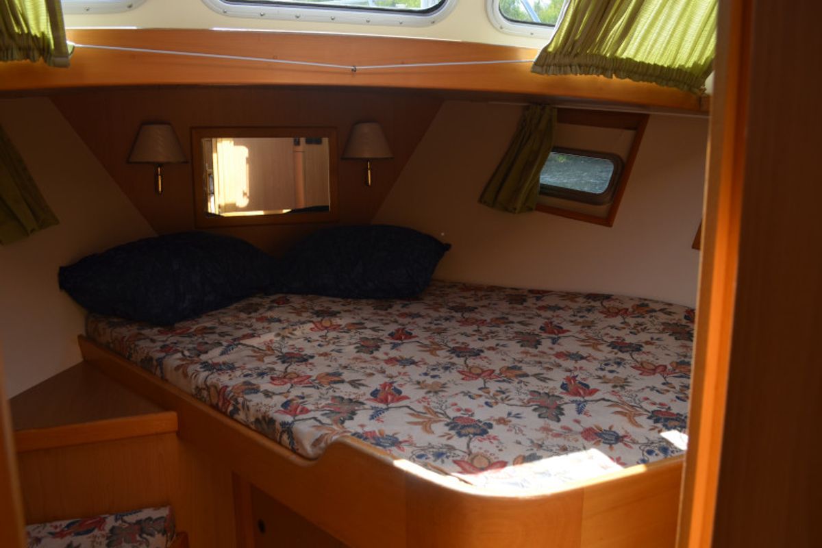Cabin on Blueflower, a De Drait Valkkruiser 1350 motorboat at Drachten, Netherlands