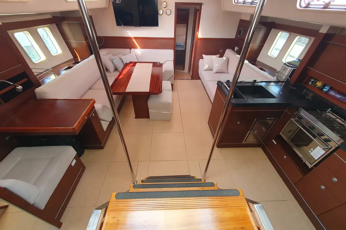 Salon of Maravillosa, a Hanse Yachts Hanse 545 sailboat at Split, Croatia