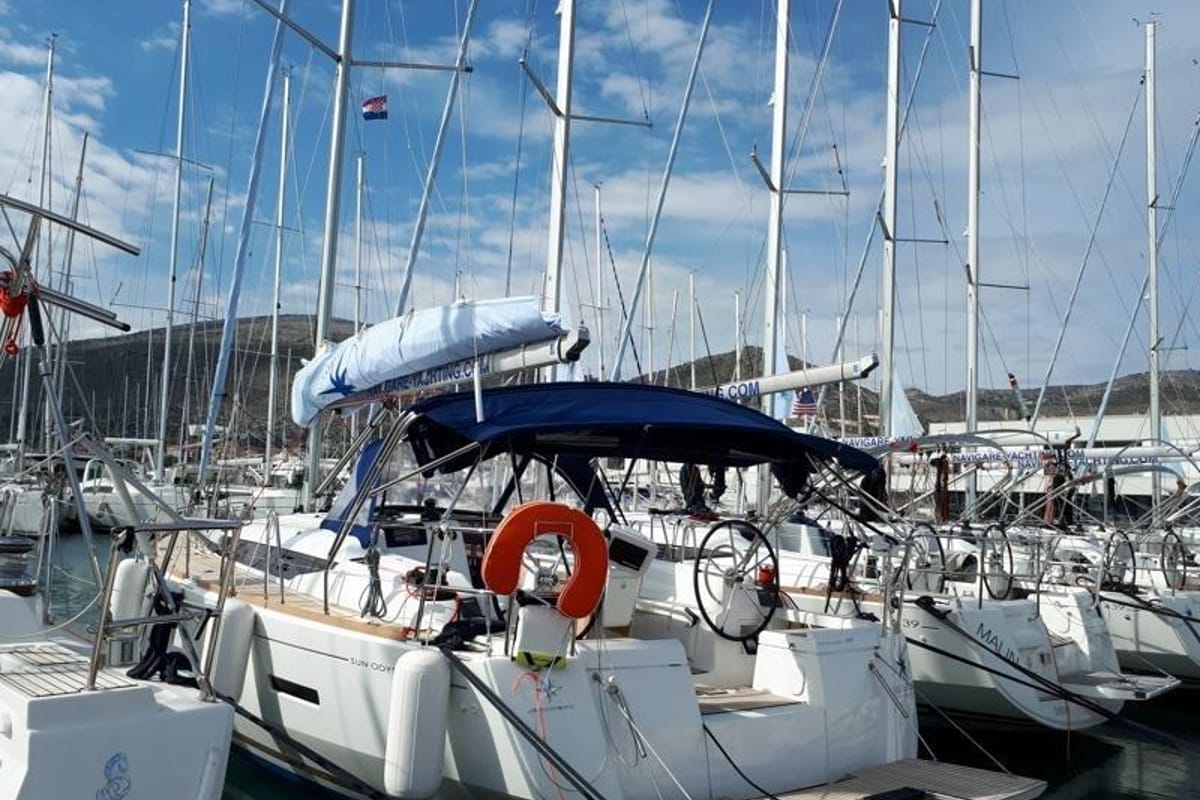 Exterior view of Tumbleweed, a Jeanneau Sun Odyssey 419 sailboat at Kontokali, Greece