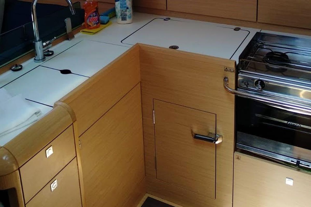 Galley of Tumbleweed, a Jeanneau Sun Odyssey 419 sailboat at Kontokali, Greece