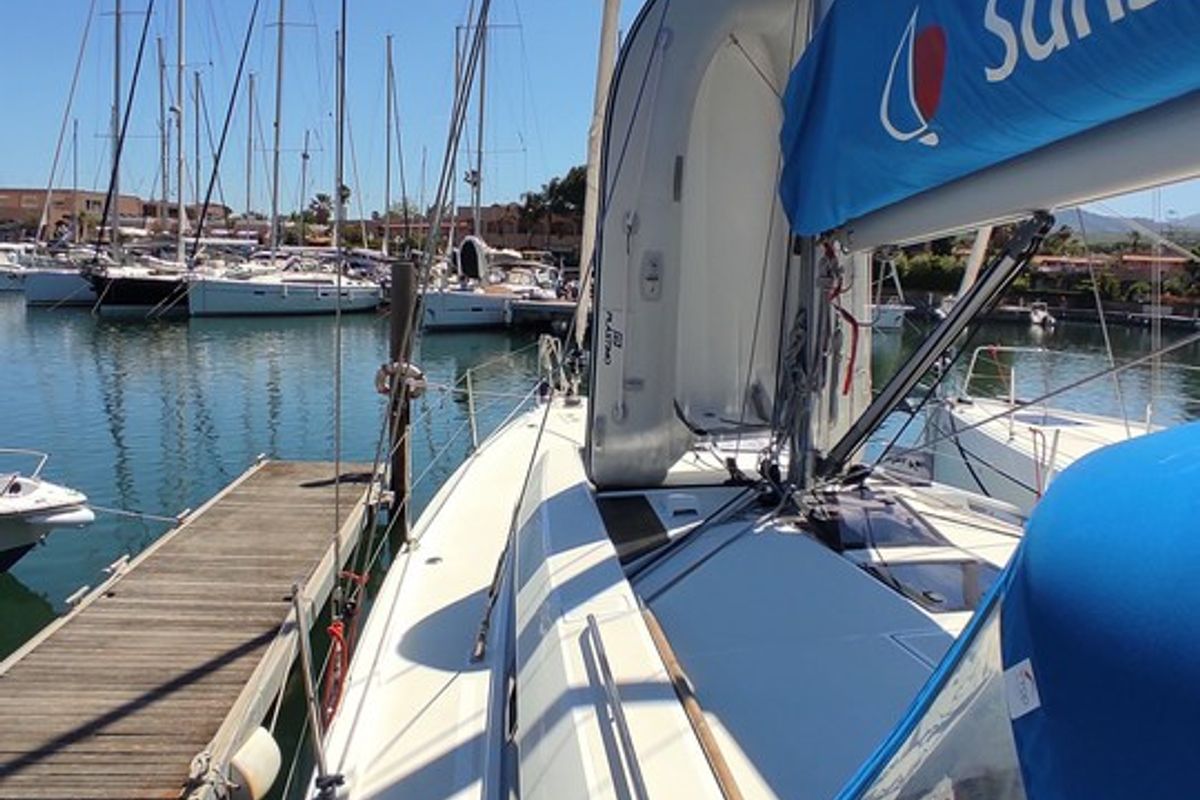 Exterior view of Namaka, a Beneteau Oceanis 46.1 sailboat at Tonnarella, Italy