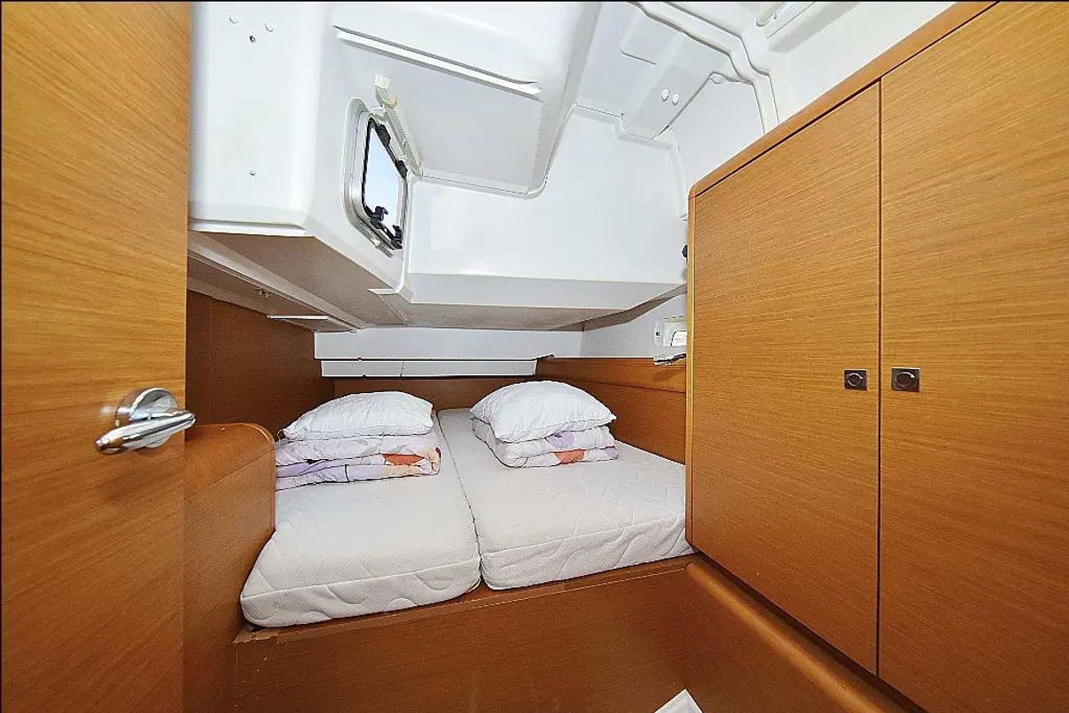 Cabin on Canne Bleue, a Jeanneau Sun Odyssey 449 sailboat at Athens, Greece