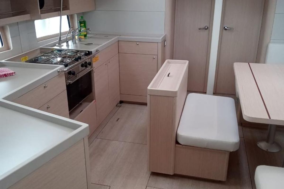 Galley of Skat, a Beneteau Oceanis 46.1 sailboat at Tonnarella, Italy