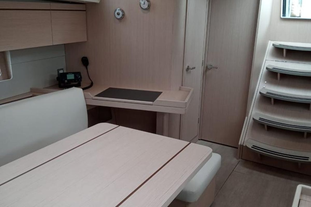 Cabin on Skat, a Beneteau Oceanis 46.1 sailboat at Tonnarella, Italy