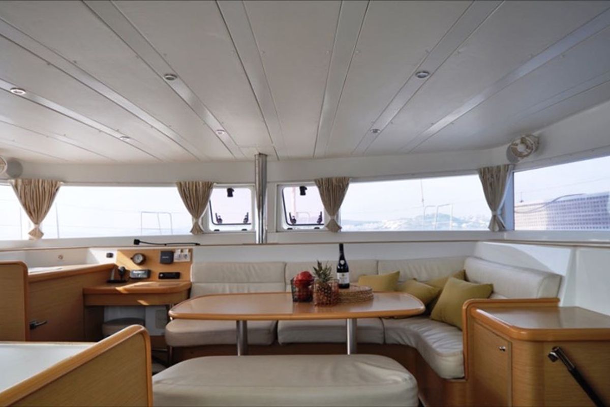 Salon of Paluko, a Lagoon 421 catamaran at Bodrum, Turkey