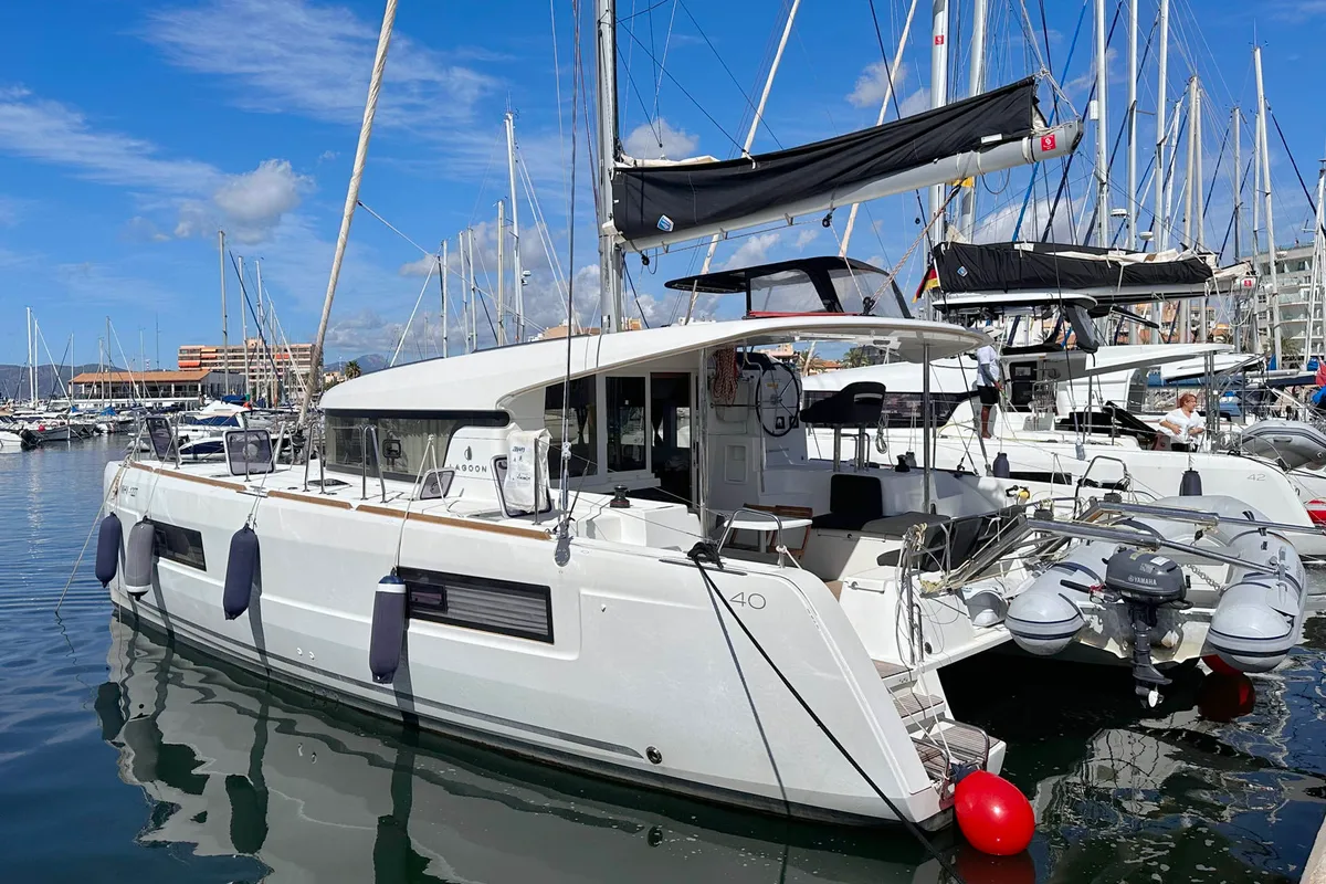 Cabin on Sunrise, a Lagoon 40 catamaran at Palma de Mallorca, Spain