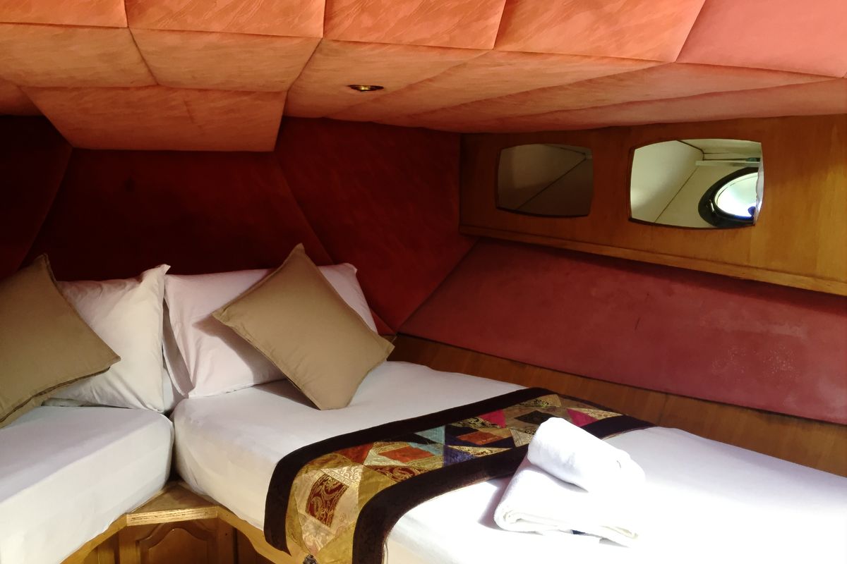 Cabin on Dreamaway, a Gulet Waverunner 55 yacht at Olbia, Italy