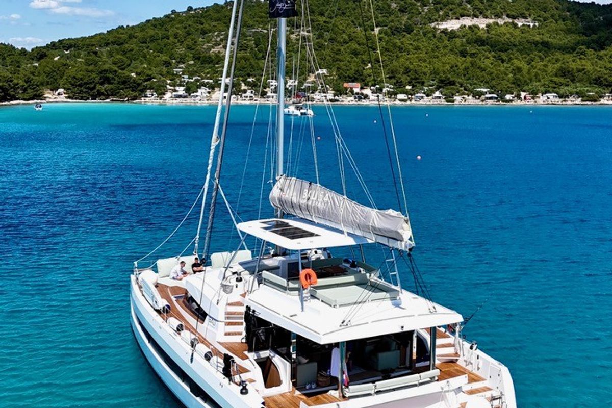 Exterior view of Mastermind II, a Bali 5.4 catamaran at Alameda, United States