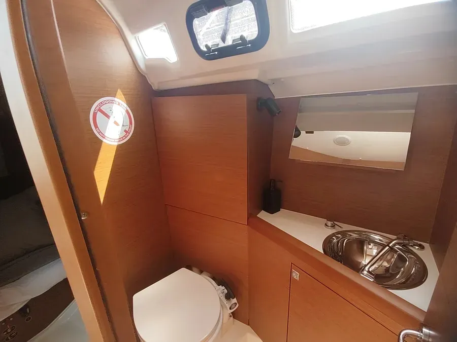 Head on Fig, a Jeanneau Sun Odyssey 349 sailboat at Grad Pula, Croatia