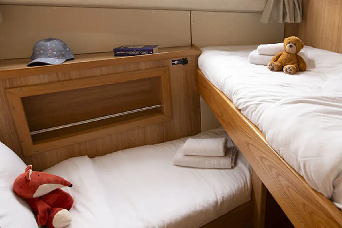 Cabin on Classique Star - Budget 10, a Cygnet Classique Star motorboat at Hessel, United States